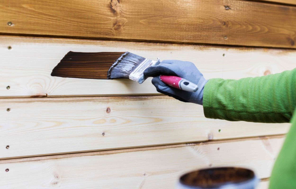 Which is the Best Exterior Wood Paint? - Ultrimax