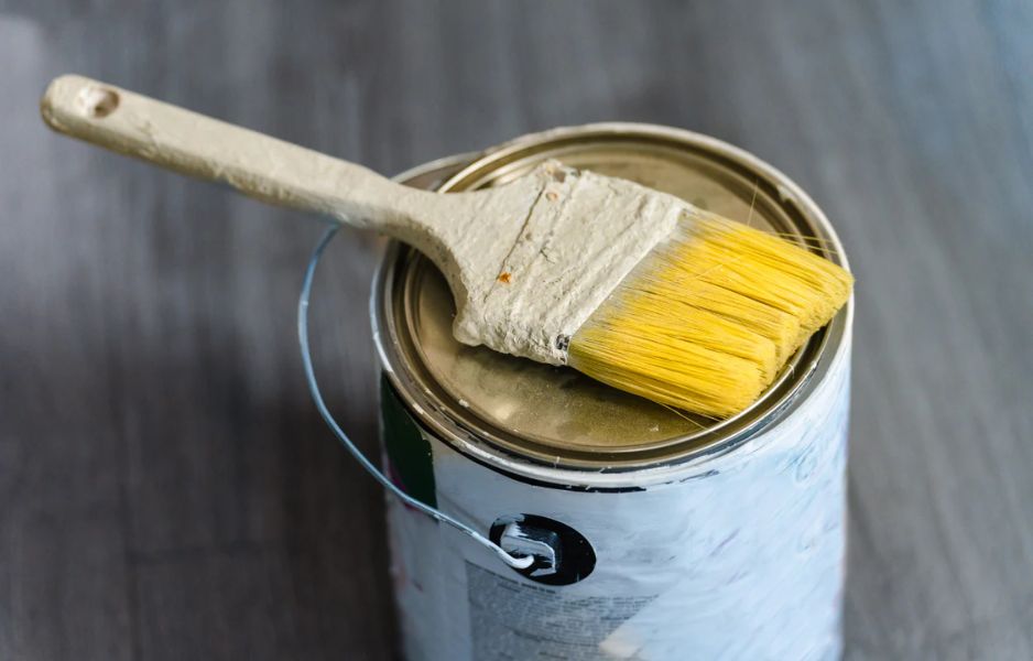 Why You Should Buy a Good-Quality Paint Brush. The best paint brush for cutting in. - Ultrimax